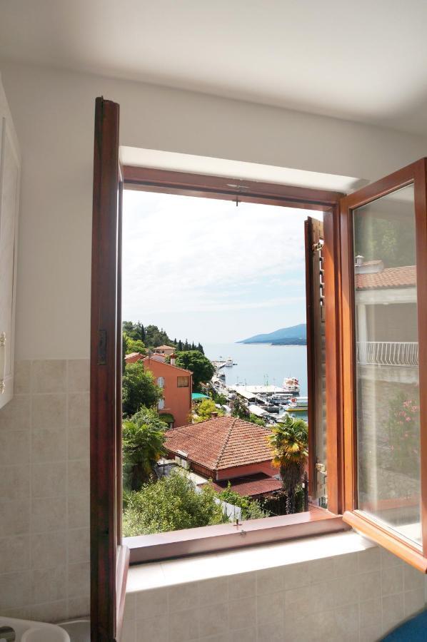 Apartment Angie - Intermezzo With Sea View In Center Of Рабац Екстериор снимка