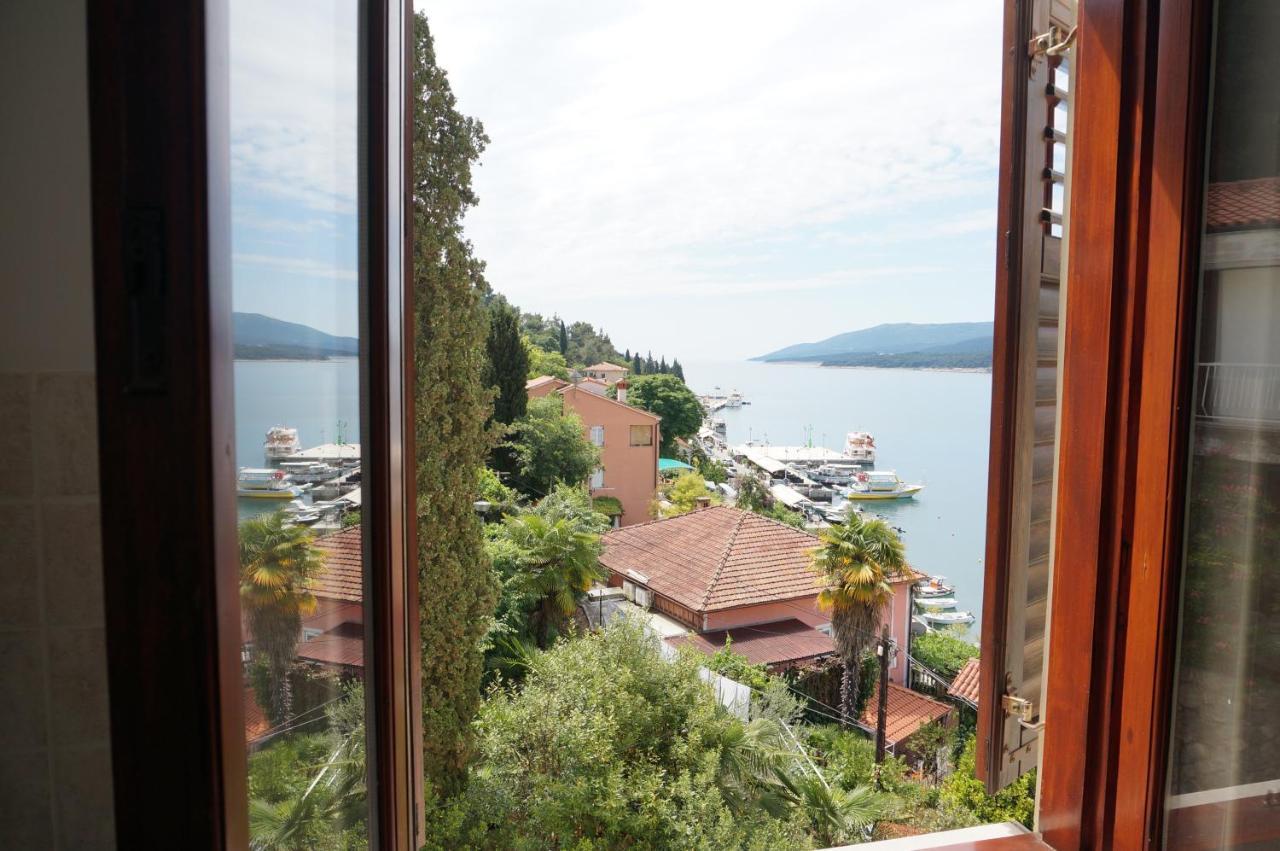 Apartment Angie - Intermezzo With Sea View In Center Of Рабац Екстериор снимка