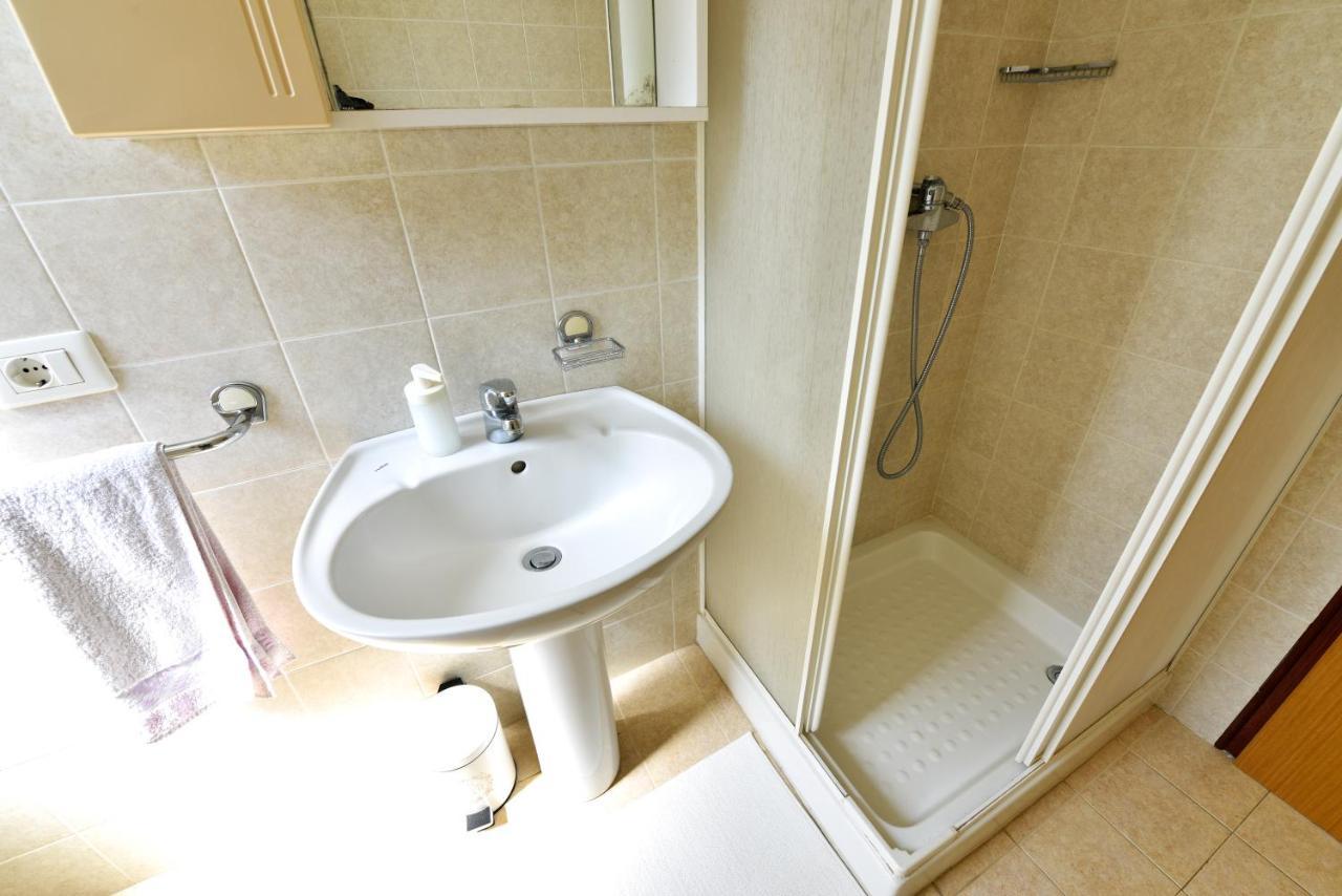 Apartment Angie - Intermezzo With Sea View In Center Of Рабац Екстериор снимка