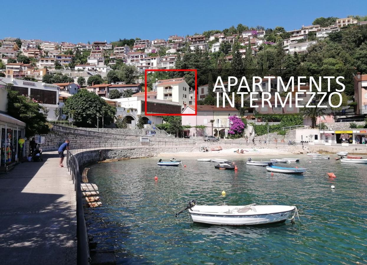 Apartment Angie - Intermezzo With Sea View In Center Of Рабац Екстериор снимка