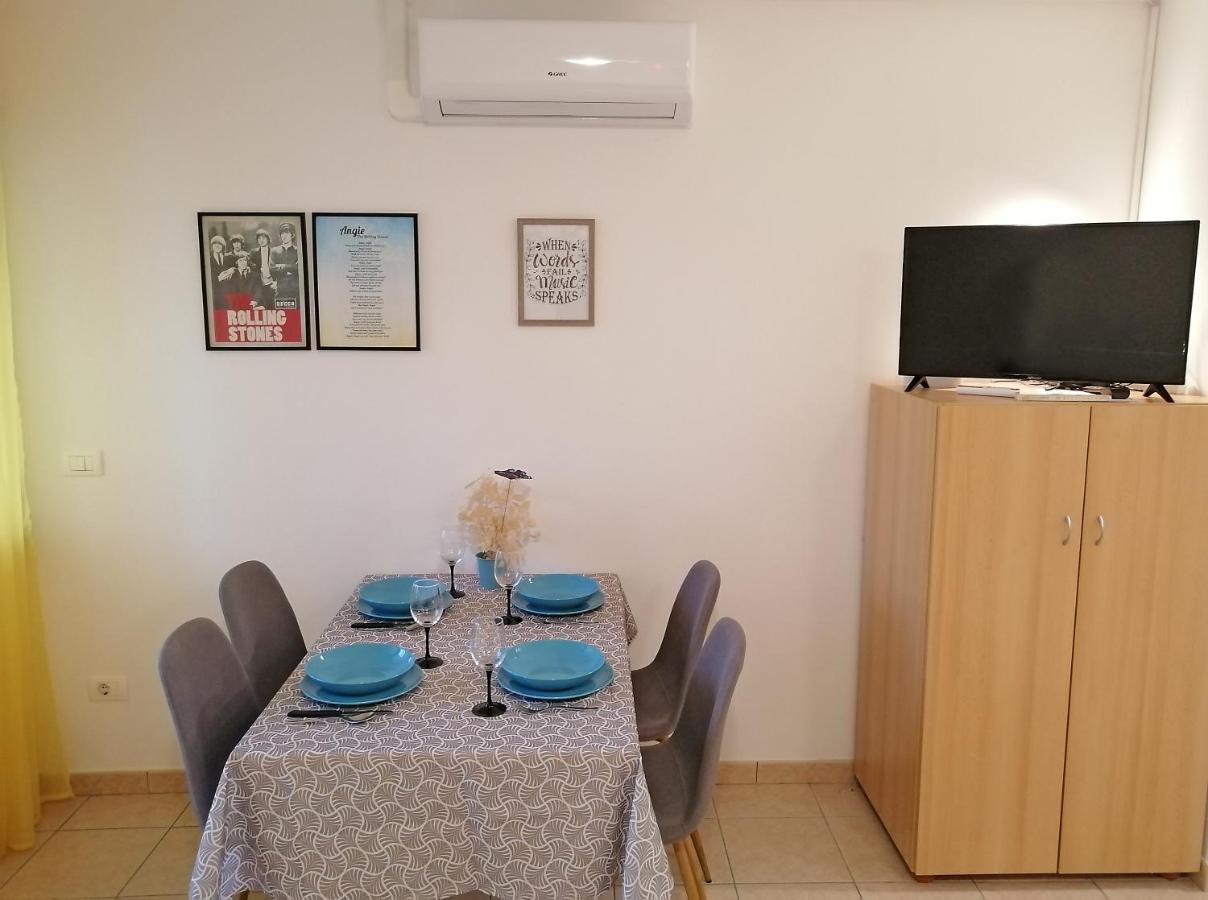 Apartment Angie - Intermezzo With Sea View In Center Of Рабац Екстериор снимка